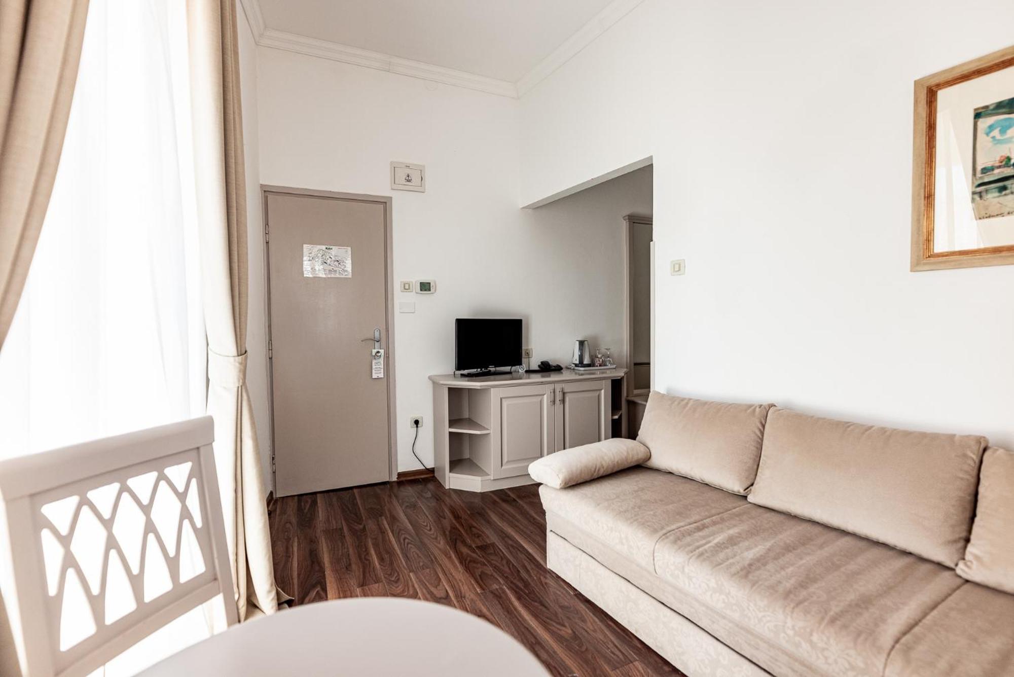 Boutique Hotel Kastel Motovun Ngoại thất bức ảnh
